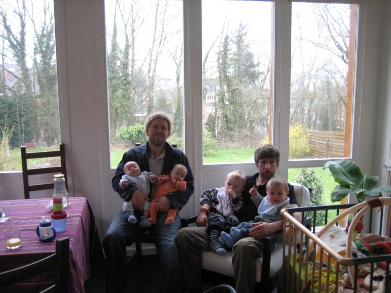 17-Hanno+Hen with their 2 kids each
